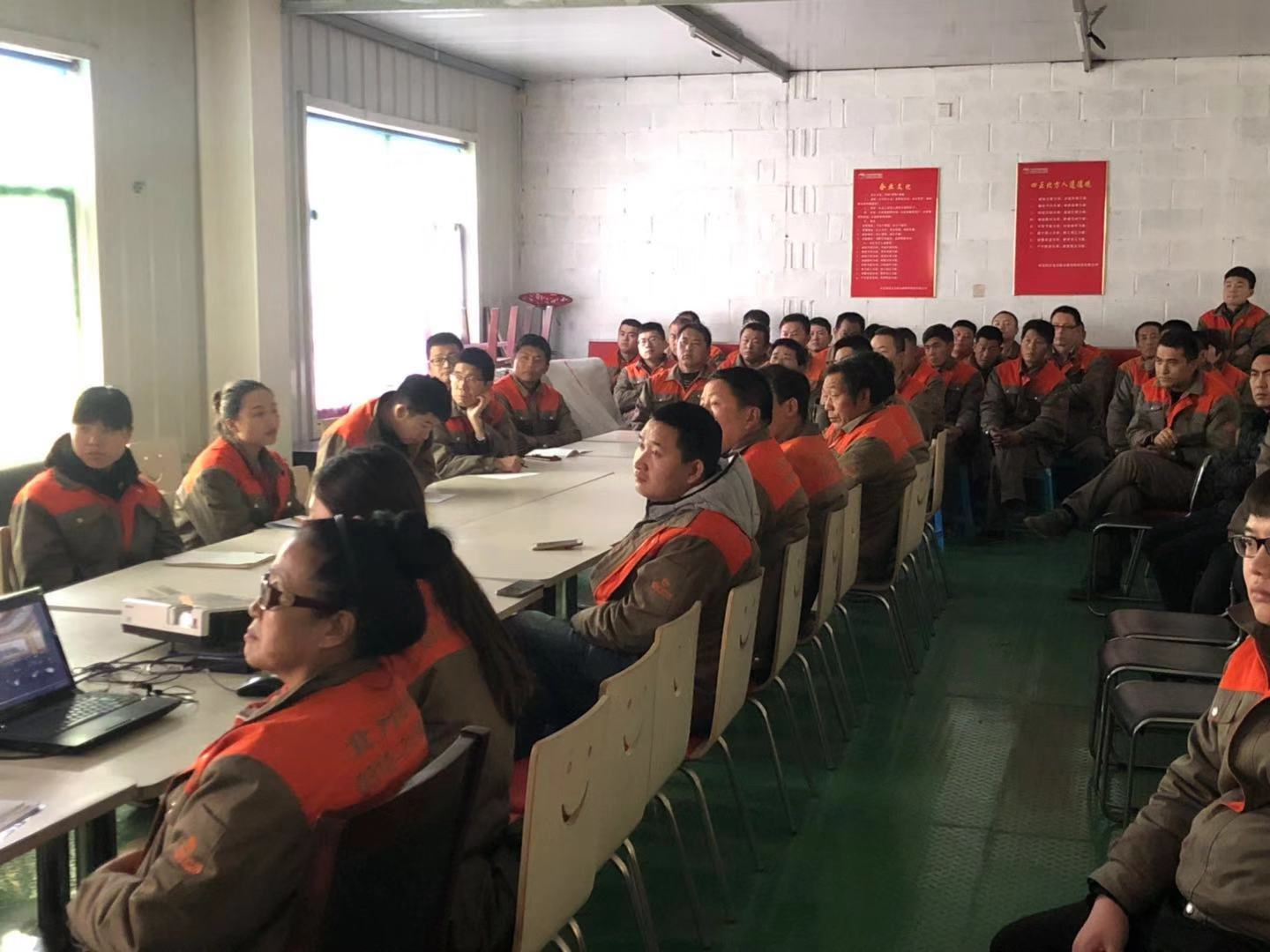 1542443981454051XcAV.jpg 22.jpg